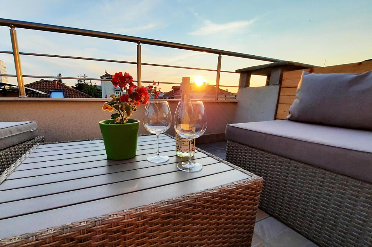 Shik & Chic In The Heart Of Burgas # 5Min From Beach # New Kültér fotó